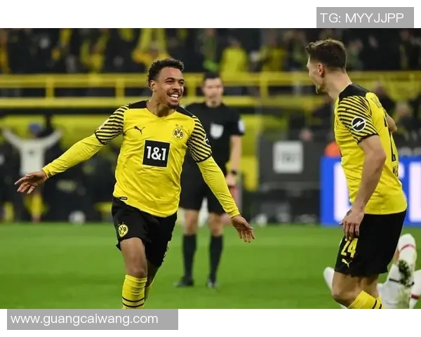 多特蒙德神奇逆转!终场前连进两球惊险战胜弗莱堡