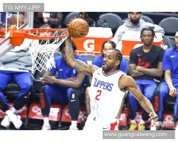 快船轻取雷霆，晋级西部半决赛：胜利背后的战略与默契