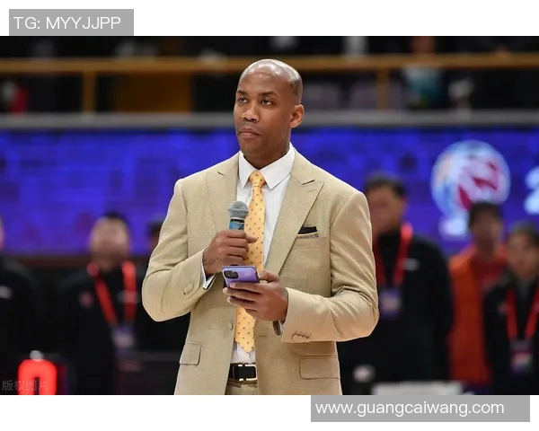 马布里宣布退役,球迷为他举行盛大告别仪式 马布里宣布退役,球迷为他举行盛大告别仪式